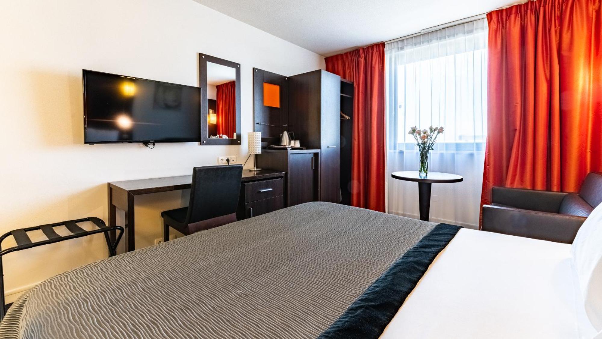Hotel Toison D'or By Ihg 4*